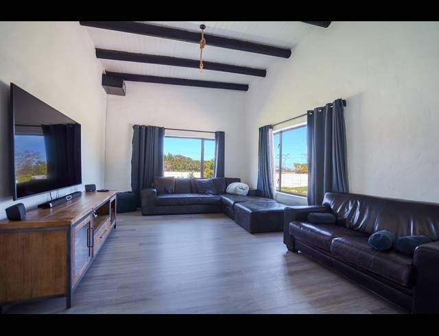 5 BEDROOM HOUSE FOR SALE IN MORNING STAR